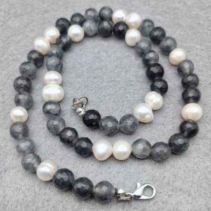 Collana di Perle Freshwater e Quarzo Grigio (Cloudy Quartz)