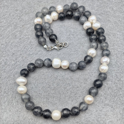 Collana di Perle Freshwater e Quarzo Grigio (Cloudy Quartz)