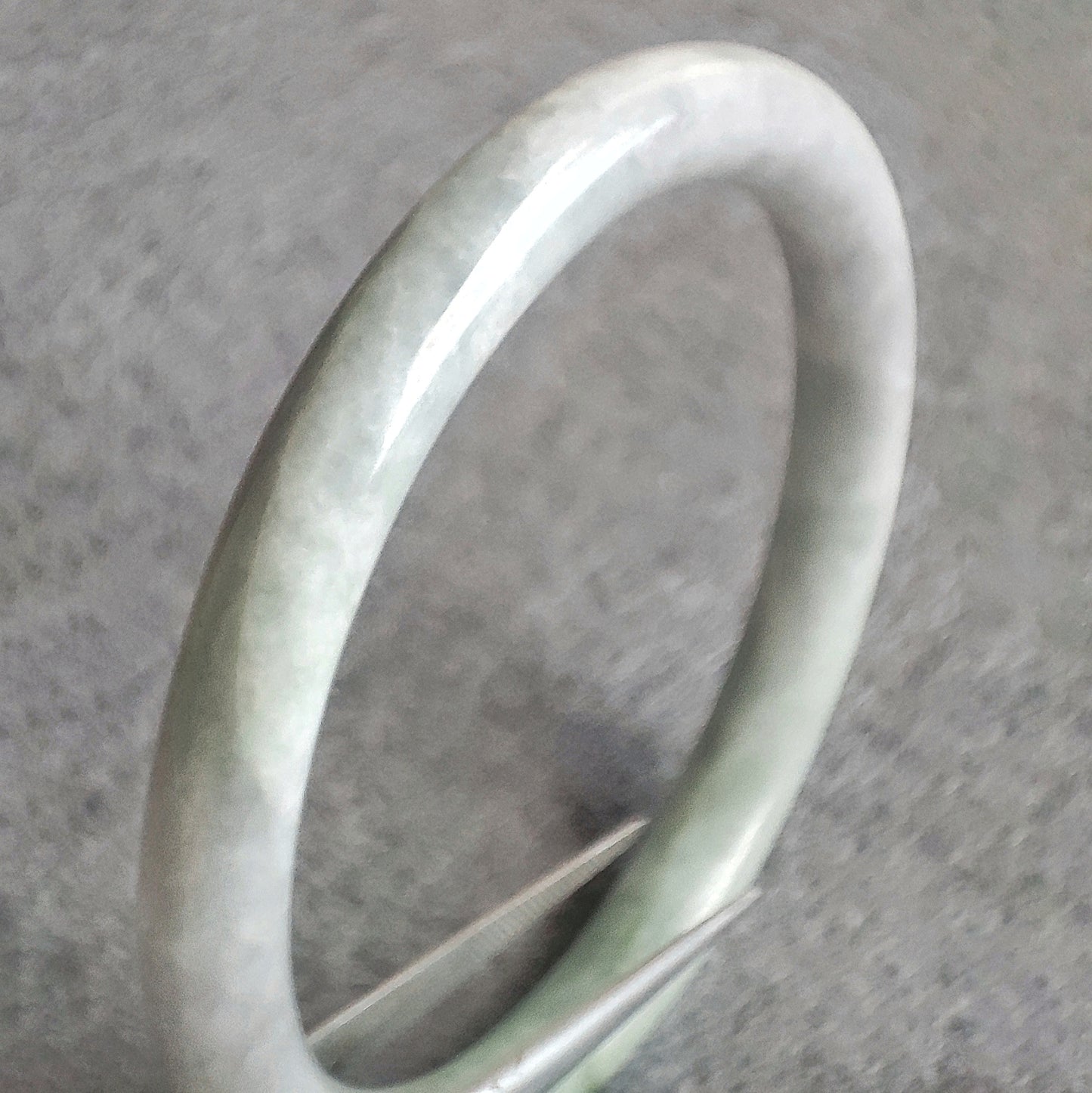 AFFARE!!!!   Bracciale di Giada del Valore di ca. 1.000€. Certificato Gemmologico . SOLO 80€