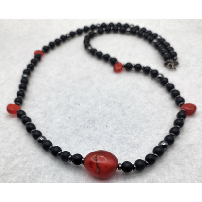 Collana di Onice, Ematite e Corniola