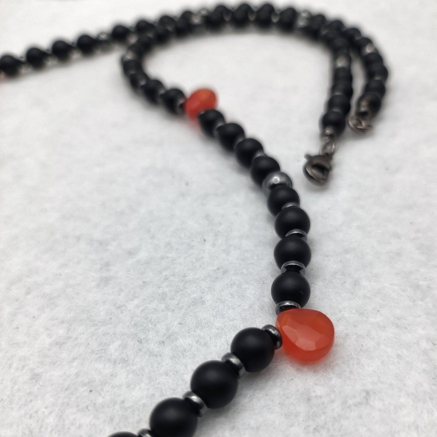 Collana di Onice, Ematite e Corniola