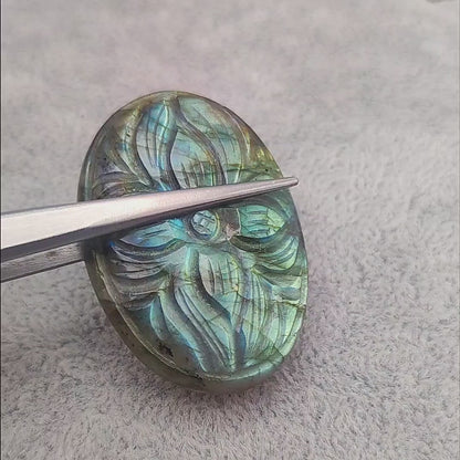 Labradorite - Intagliata a Mano